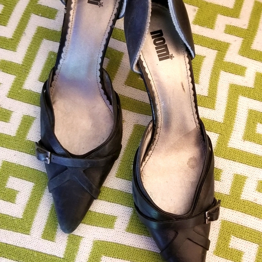 Black leather pointed toe heels